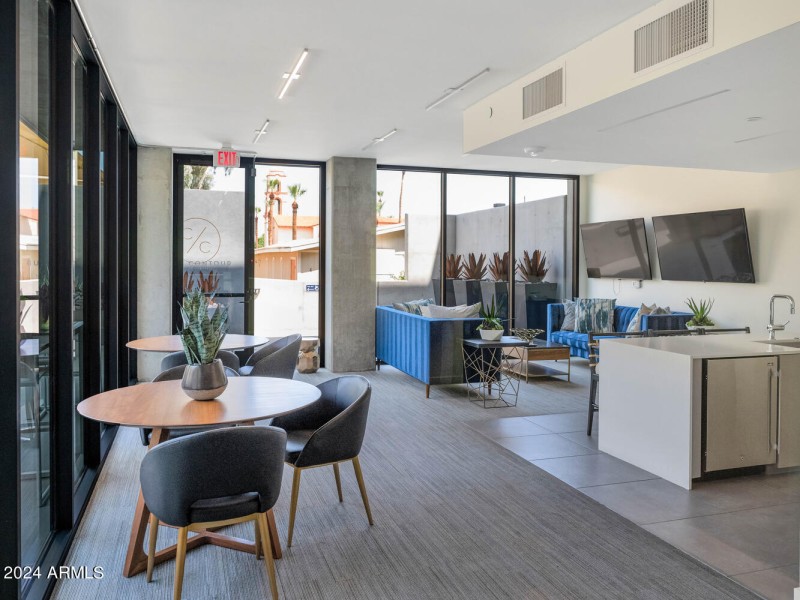 2300 E Campbell Ave-large-025-004-2300 E