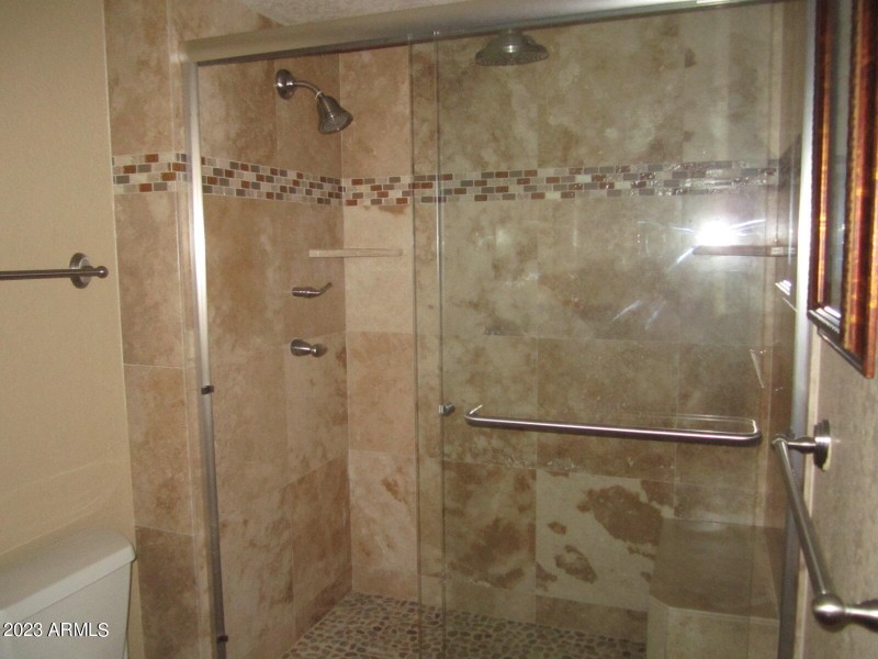 15 449 TILED SHOWER