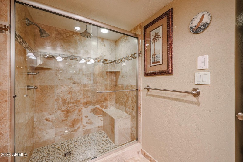 15 449 CUSTOM SHOWER 2