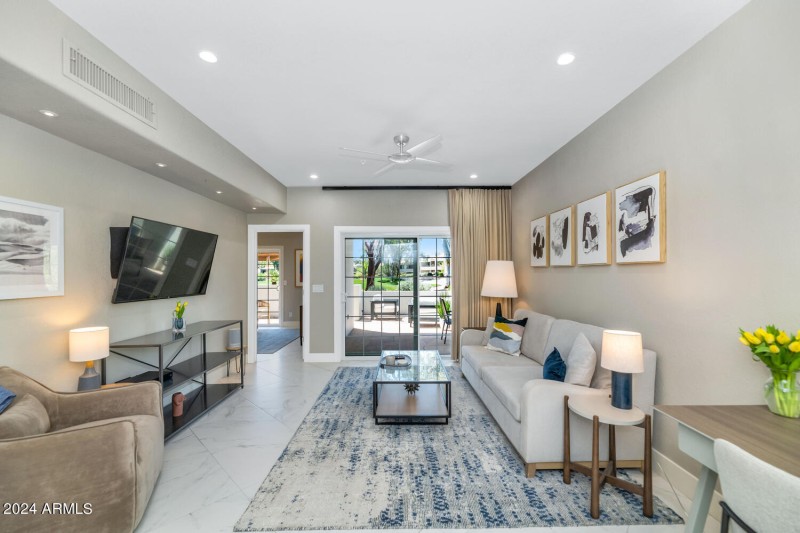 7710 E Gainey Ranch Rd-large-008-026-771