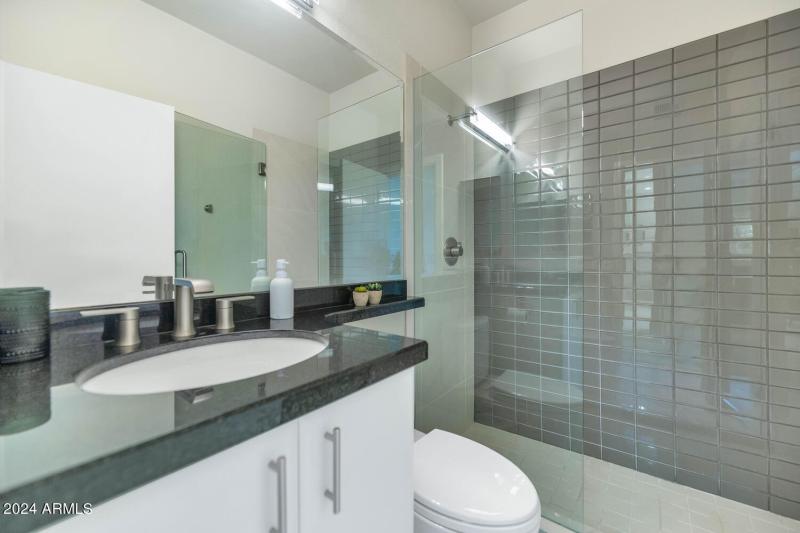 7710 E Gainey Ranch Rd-large-024-029-771