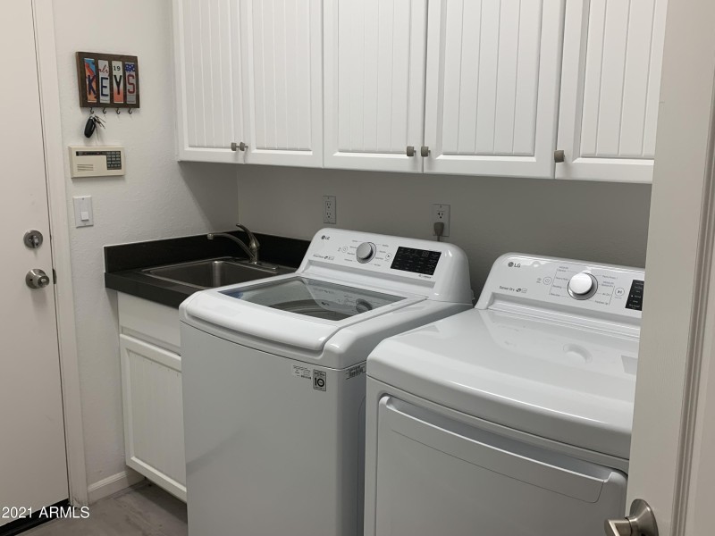SEP LAUNDRY ROOM