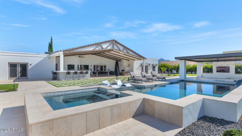 8313 E Carol Way-large-049-054-8313 E Ca