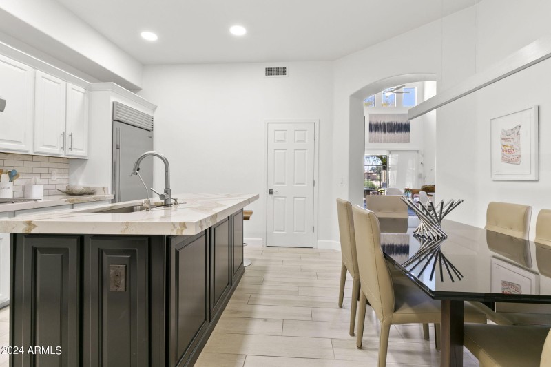 Kitchen Dining Area