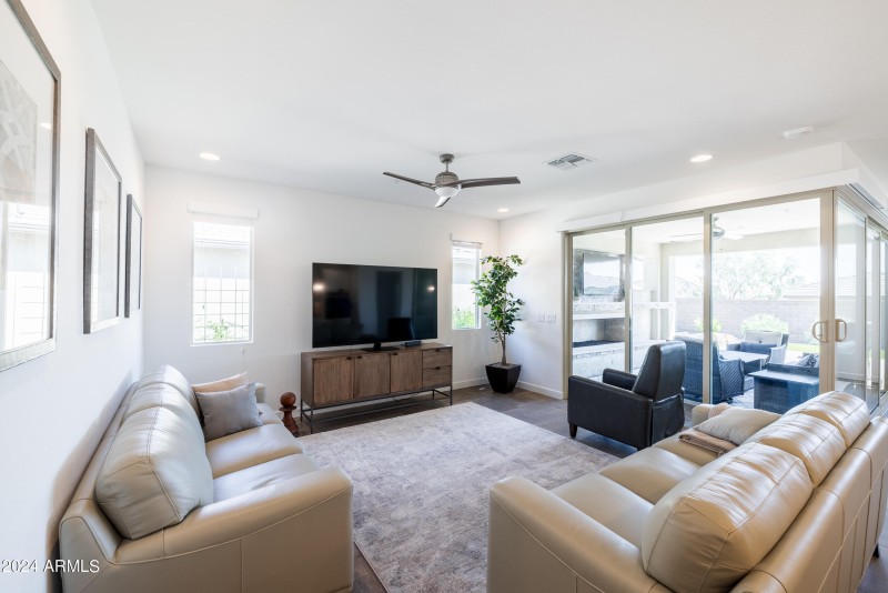 13331 W Palo Brea Ln-11