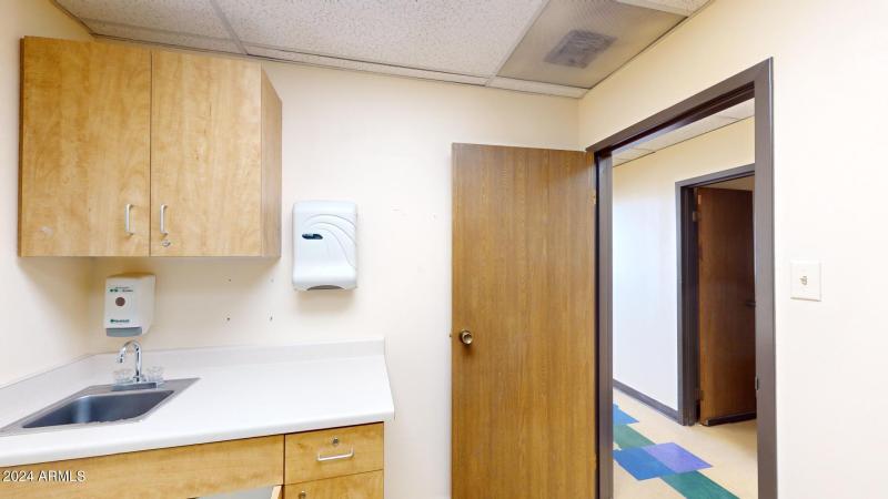 Medical-Bldg-Suite-404-04142024_122216