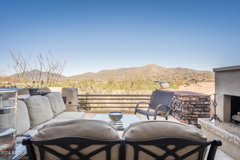 021_Patio w Fireplace