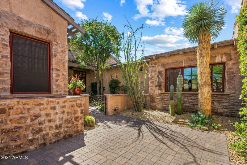 4-web-or-mls-Front Exterior