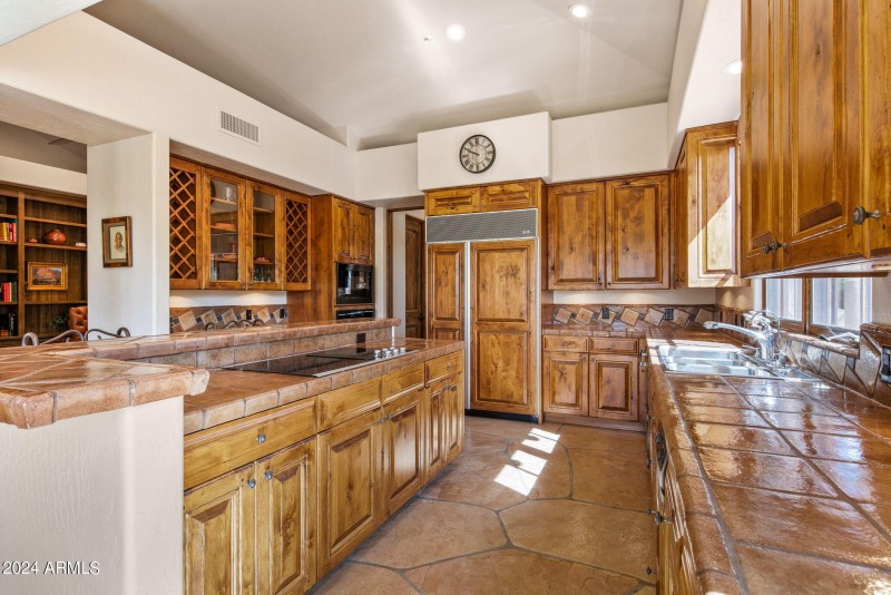 15-web-or-mls-Kitchen