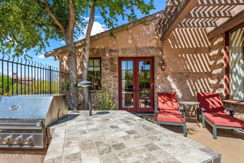 39-web-or-mls-Grill Patios