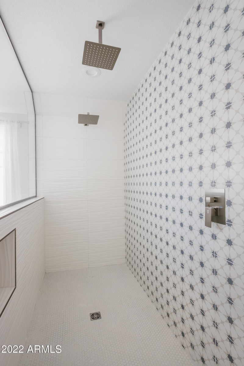 LAKOTKO_6602NPrayingMonkRd_WEB-8