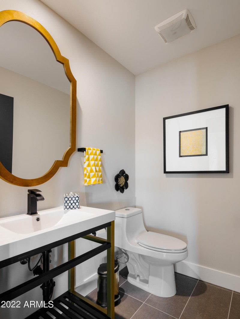 LAKOTKO_6602NPrayingMonkRd_WEB-3