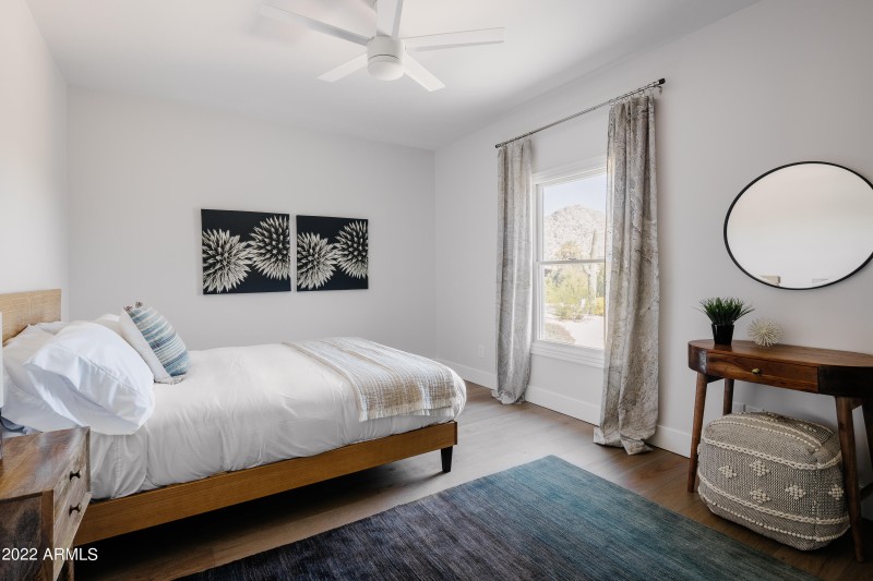 LAKOTKO_6602NPrayingMonkRd_WEB-11