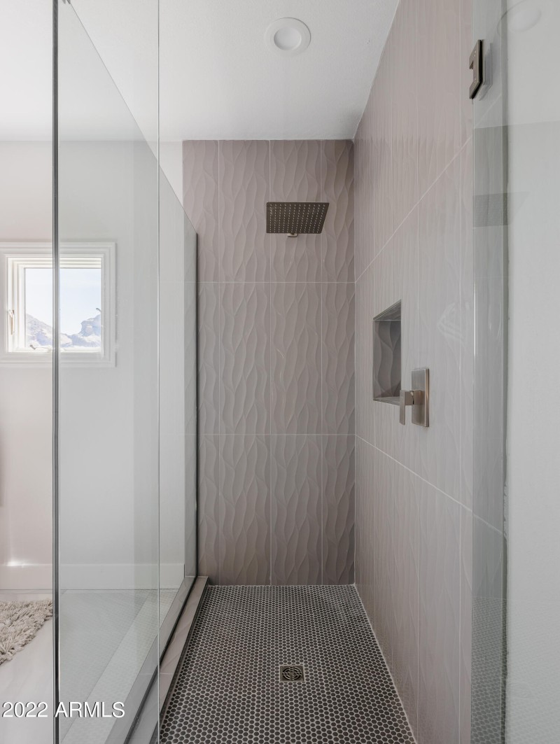 LAKOTKO_6602NPrayingMonkRd_WEB-17