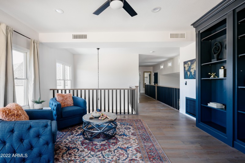 LAKOTKO_6602NPrayingMonkRd_WEB-15