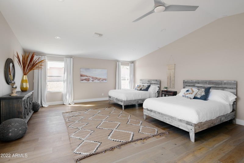 LAKOTKO_6602NPrayingMonkRd_WEB-42