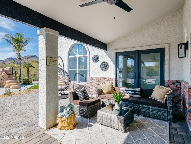 LAKOTKO_6602NPrayingMonkRd_WEB-52