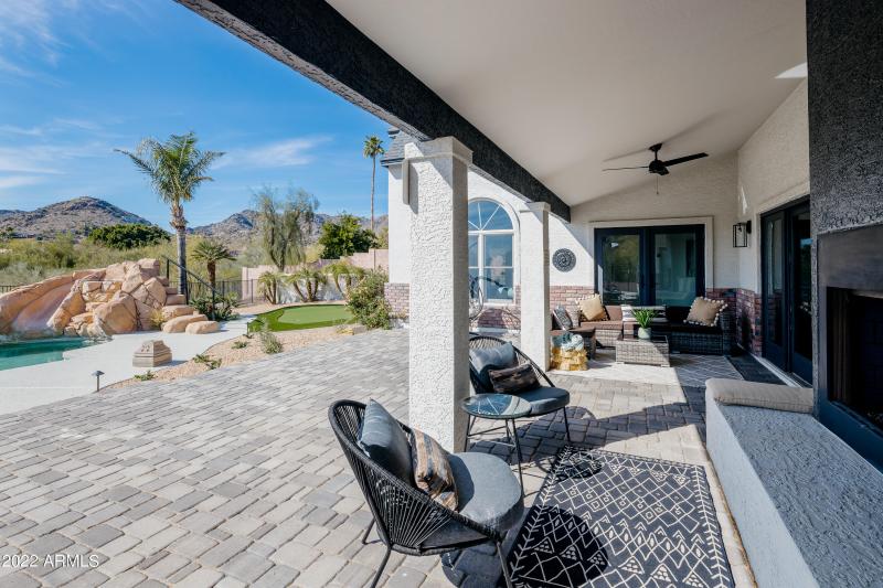 LAKOTKO_6602NPrayingMonkRd_WEB-51