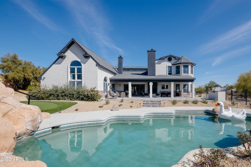 LAKOTKO_6602NPrayingMonkRd_WEB-39