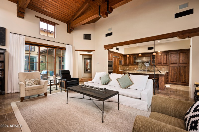 006_38749 N 104th Way11