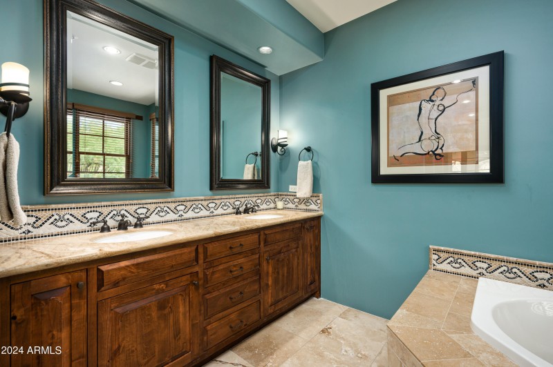 016_38749 N 104th Way22