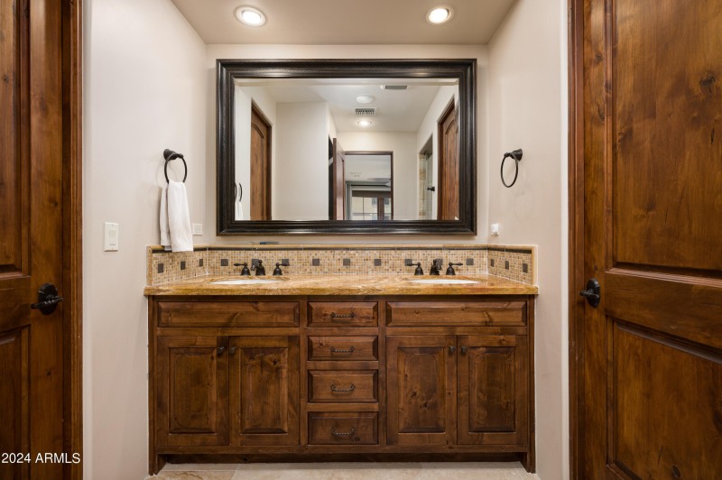 020_38749 N 104th Way29