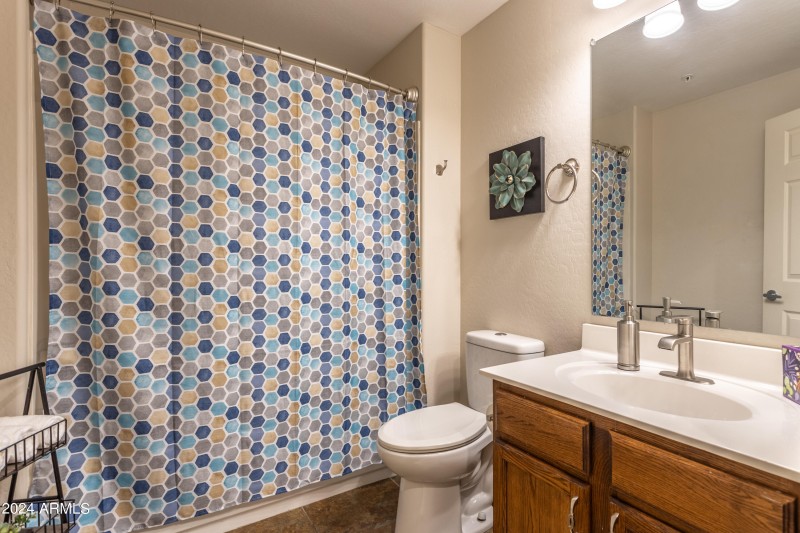 Full bath for guests