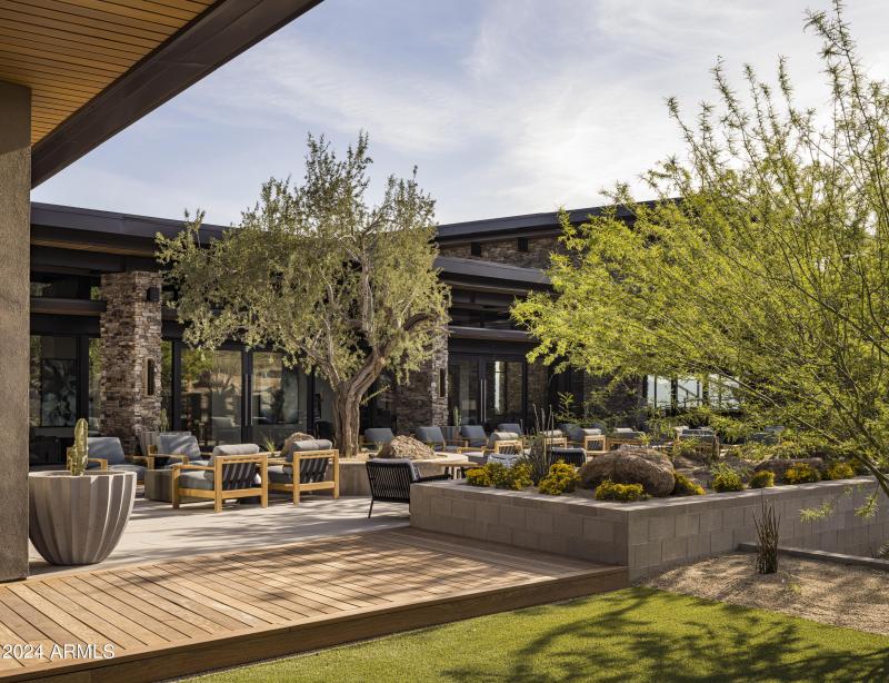 Sereno_Canyon_MHL_Patio_6247_conversion1