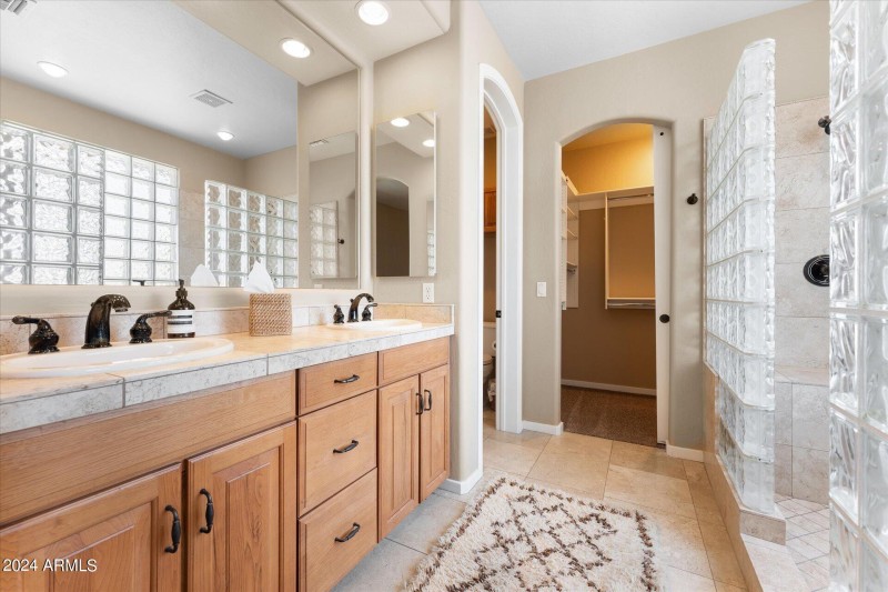 25-025-primary-bathroom