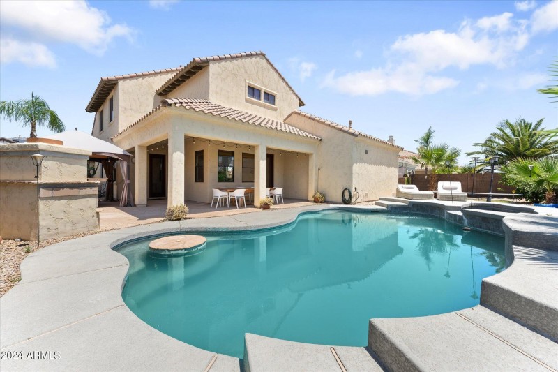 40-040-rear-exterior