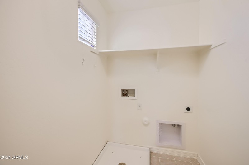 27 2nd Floor Laundry Room