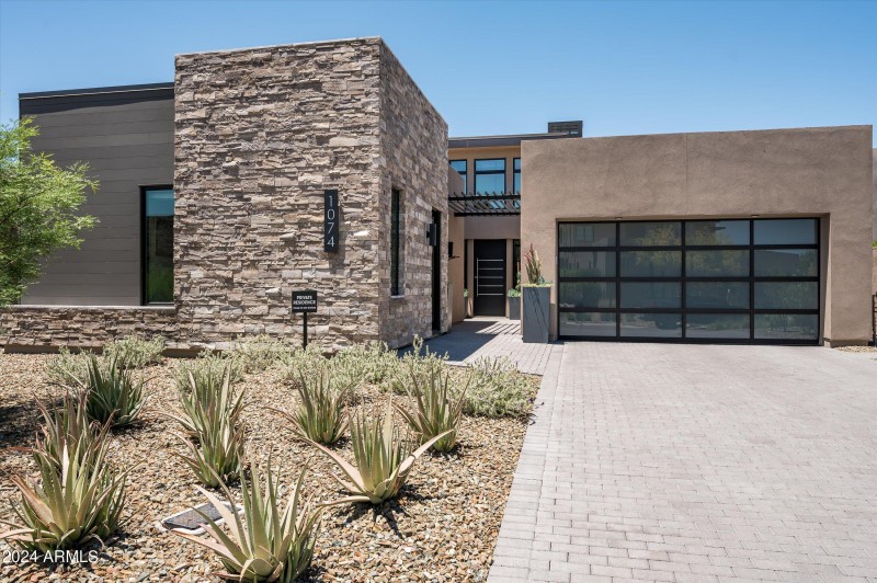 Driveway & Entrance