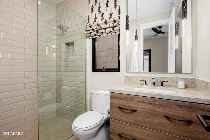 Casita Bathroom 2