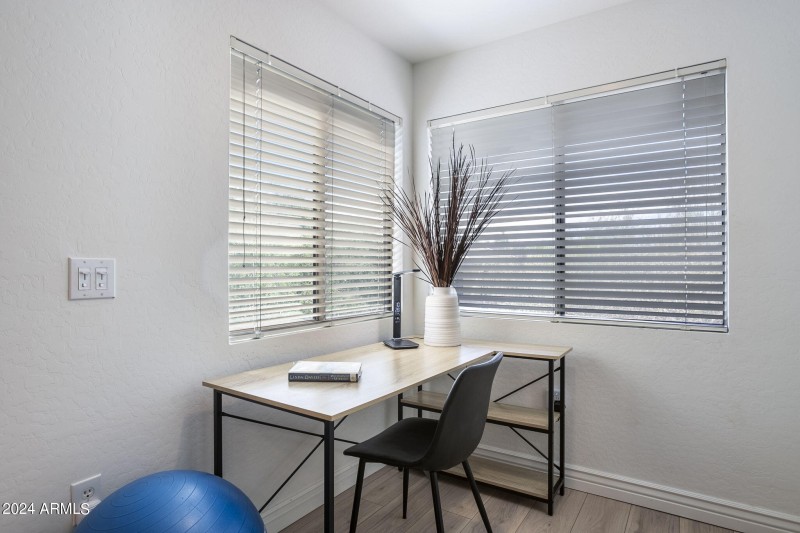 16-web-or-mls-16801-n-94th-st-2015