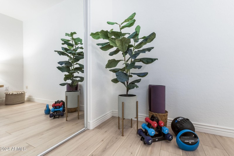 30-web-or-mls-16801-n-94th-st-2015