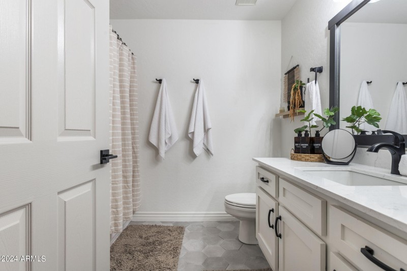 36-web-or-mls-16801-n-94th-st-2015