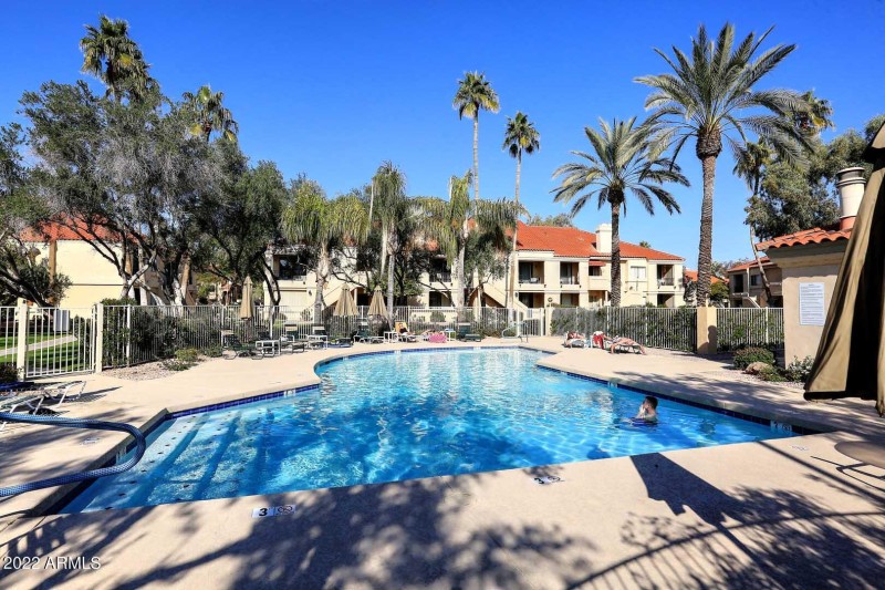 The Racquet Club-Hampton Pool