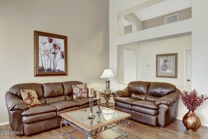 17_4343_East_Mossman_Drive__08_mls