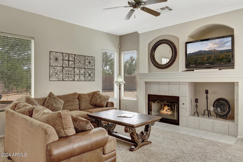 19_4343_East_Mossman_Drive__11_mls