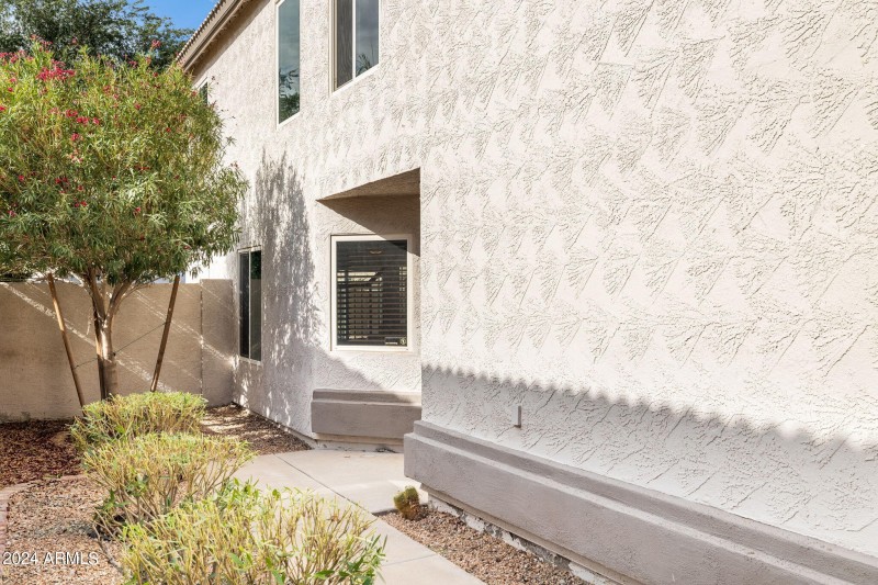 4-web-or-mls-7515-e-laguna-azul-ave