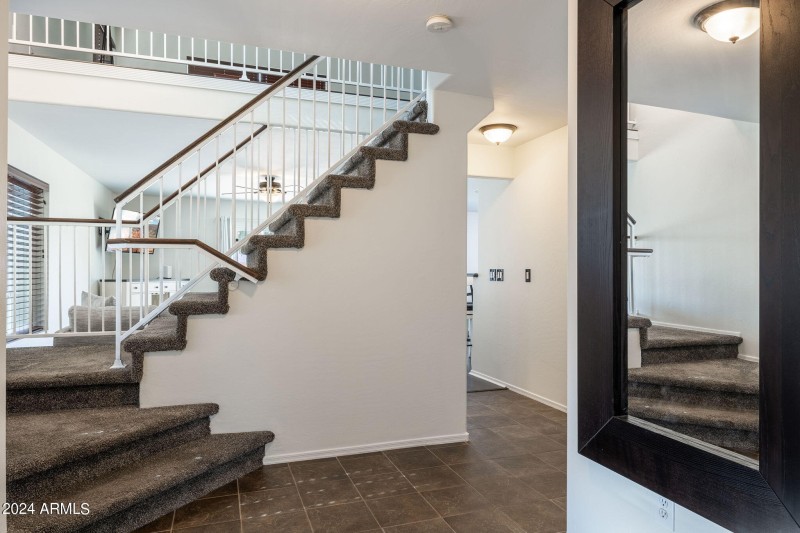 6-web-or-mls-7515-e-laguna-azul-ave