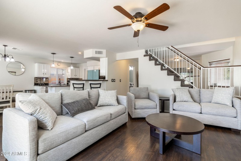 8-web-or-mls-7515-e-laguna-azul-ave