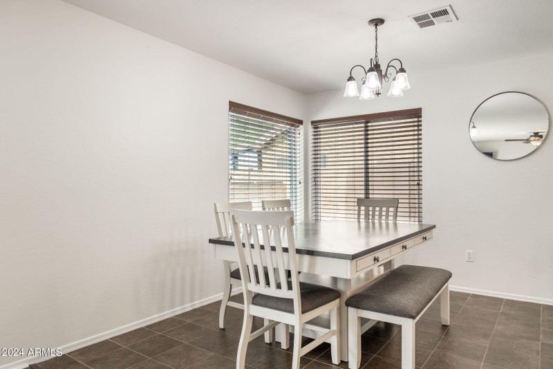 12-web-or-mls-7515-e-laguna-azul-ave