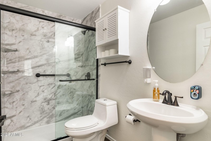 20-web-or-mls-7515-e-laguna-azul-ave