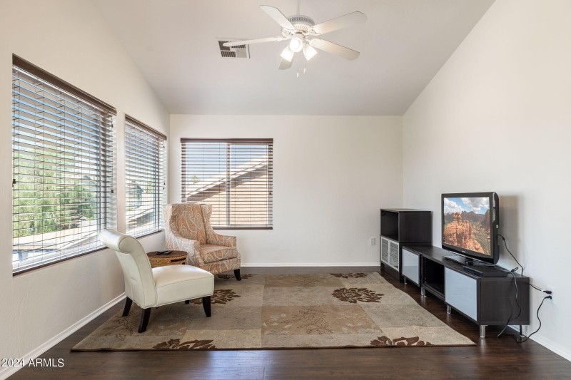 24-web-or-mls-7515-e-laguna-azul-ave