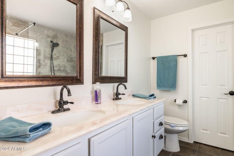 32-web-or-mls-7515-e-laguna-azul-ave