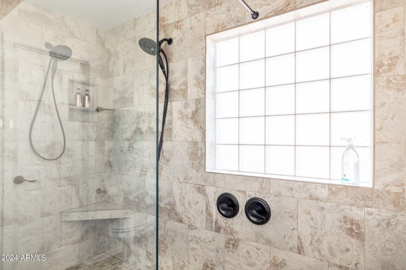 34-web-or-mls-7515-e-laguna-azul-ave