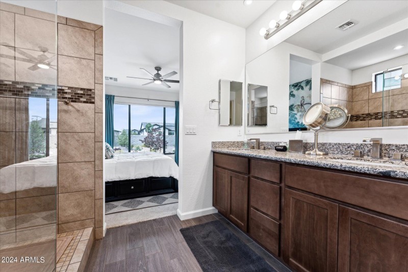 22-022-primary-bathroom