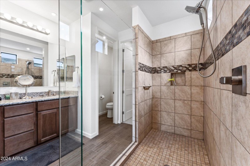 23-023-primary-bathroom