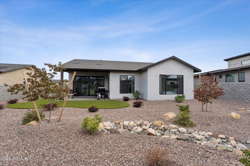 32-032-rear-exterior